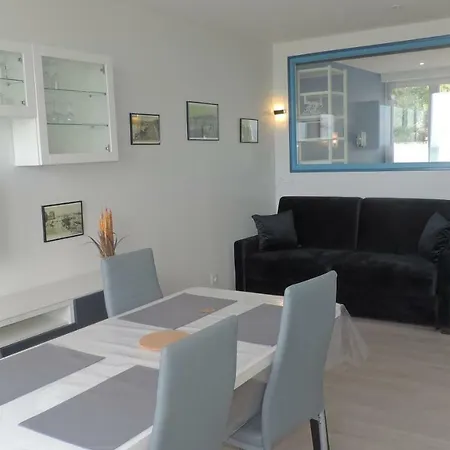 Front De Et Falaise 317 1er Etage Lit Fait Wifi Taxe De Sejour Incluse Le Treport